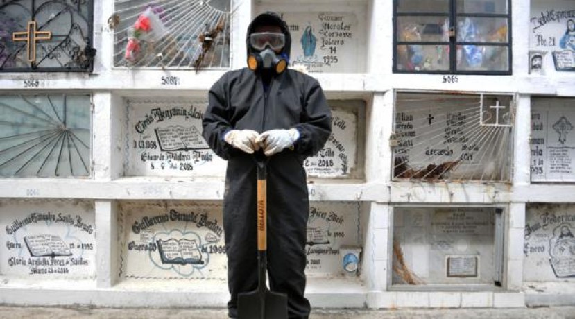 Ecuador no había registrado un incremento tan grande en fallecidos desde que se reportó la primera víctima por covid-19 el pasado 13 de marzo del 2020. Foto: AFP. Ecuador no había registrado un incremento tan grande en fallecidos desde que se reportó la primera víctima por covid-19 el pasado 13 de marzo del 2020. Foto: AFP.